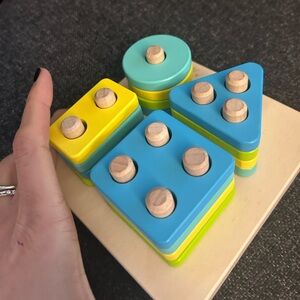 Lovevery finding and fitting shapes